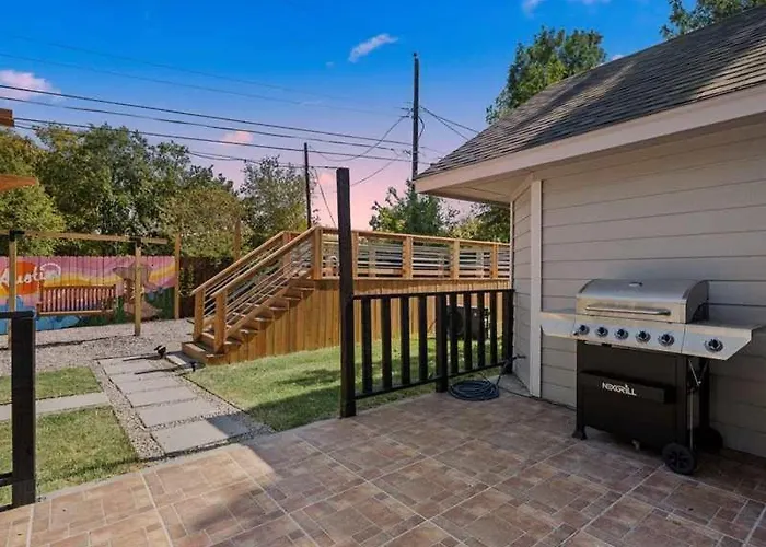Poolside Paradise Game Fire Pit Hot Tub Round Rock